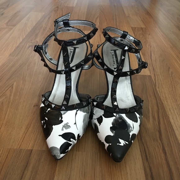 J.Renee Shoes - Gorgeous J Renee pumps!